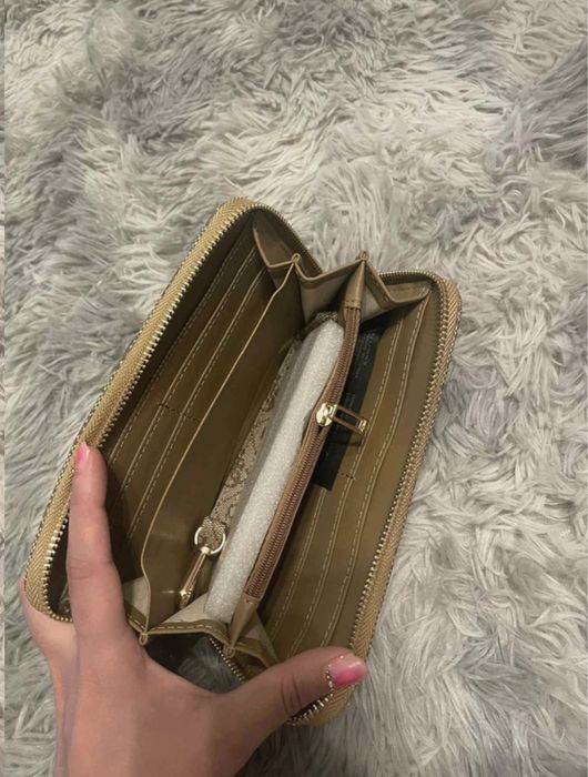 Portofel Guess Damă – Brand New, Eleganță la Super Preț