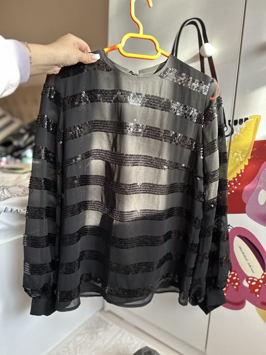 Bluză neagră cu paiete marimea xs/s Poema