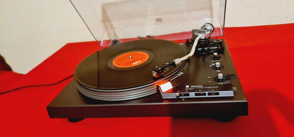 Technics SL-1900 Fully-Automatic Direct-Drive Turntable Made in Japan