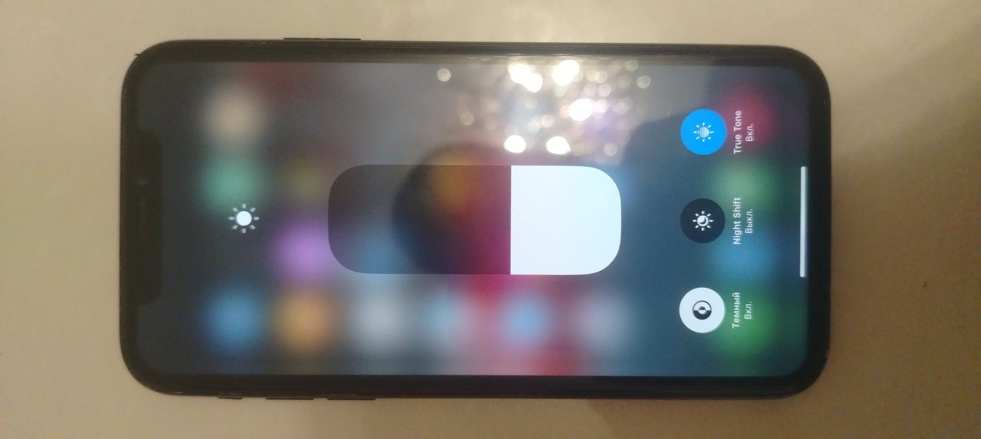 Iphone XR rangi qora