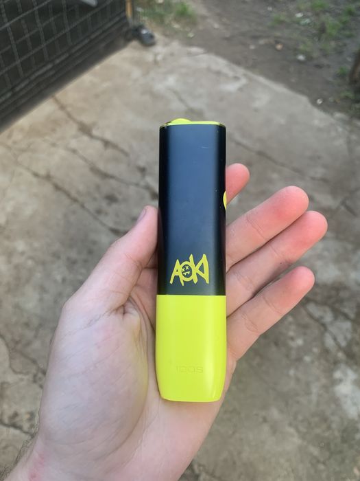 Iqos Iluma One , Editie limitata Steve Aoki