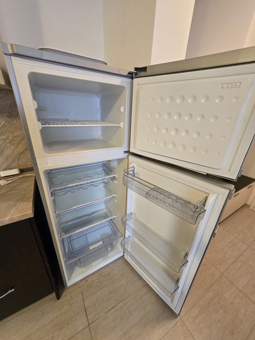 Страхотна кухня в два цвята