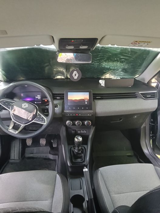 Vând Renault Clio 5 2025 -avariat