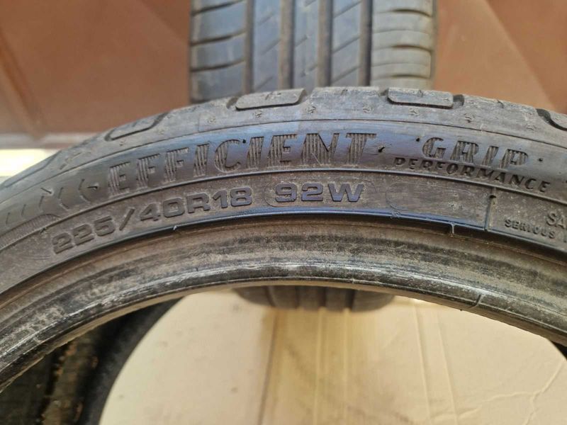 2 Goodyear R18 225/40
летни гуми
DOT3619
