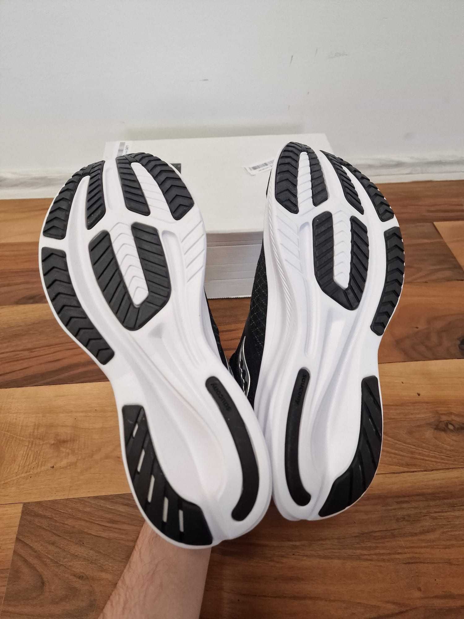 Saucony Обувки за бягане Ride 16, 44 EU