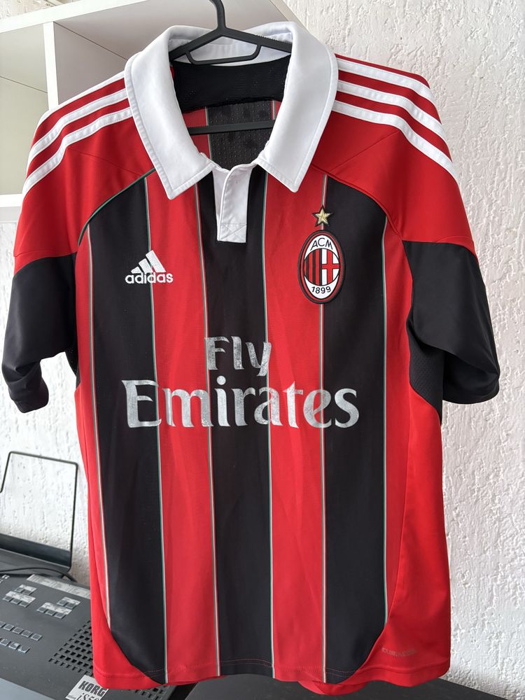 Фланелка на AC Milan