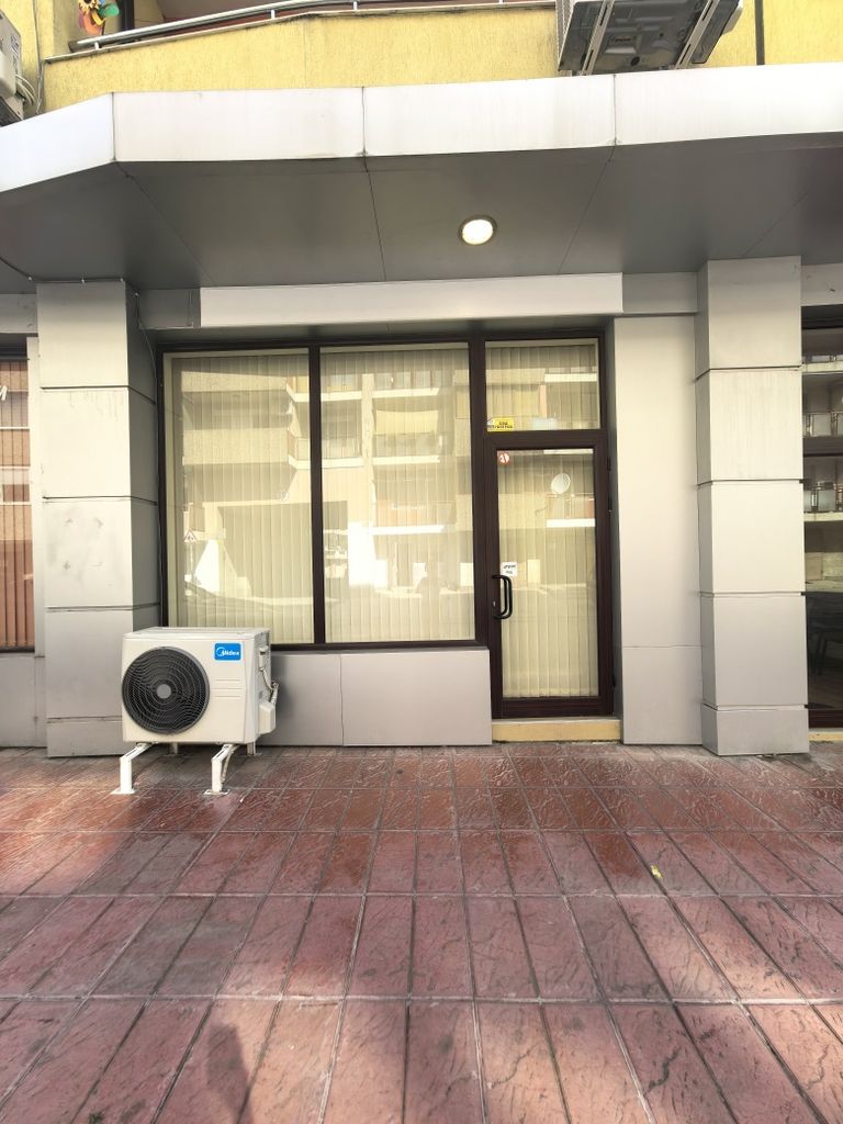 Дава се под наем Магазин в Разград, Бели Лом - 50 кв.м за 408 € - Снимка #4