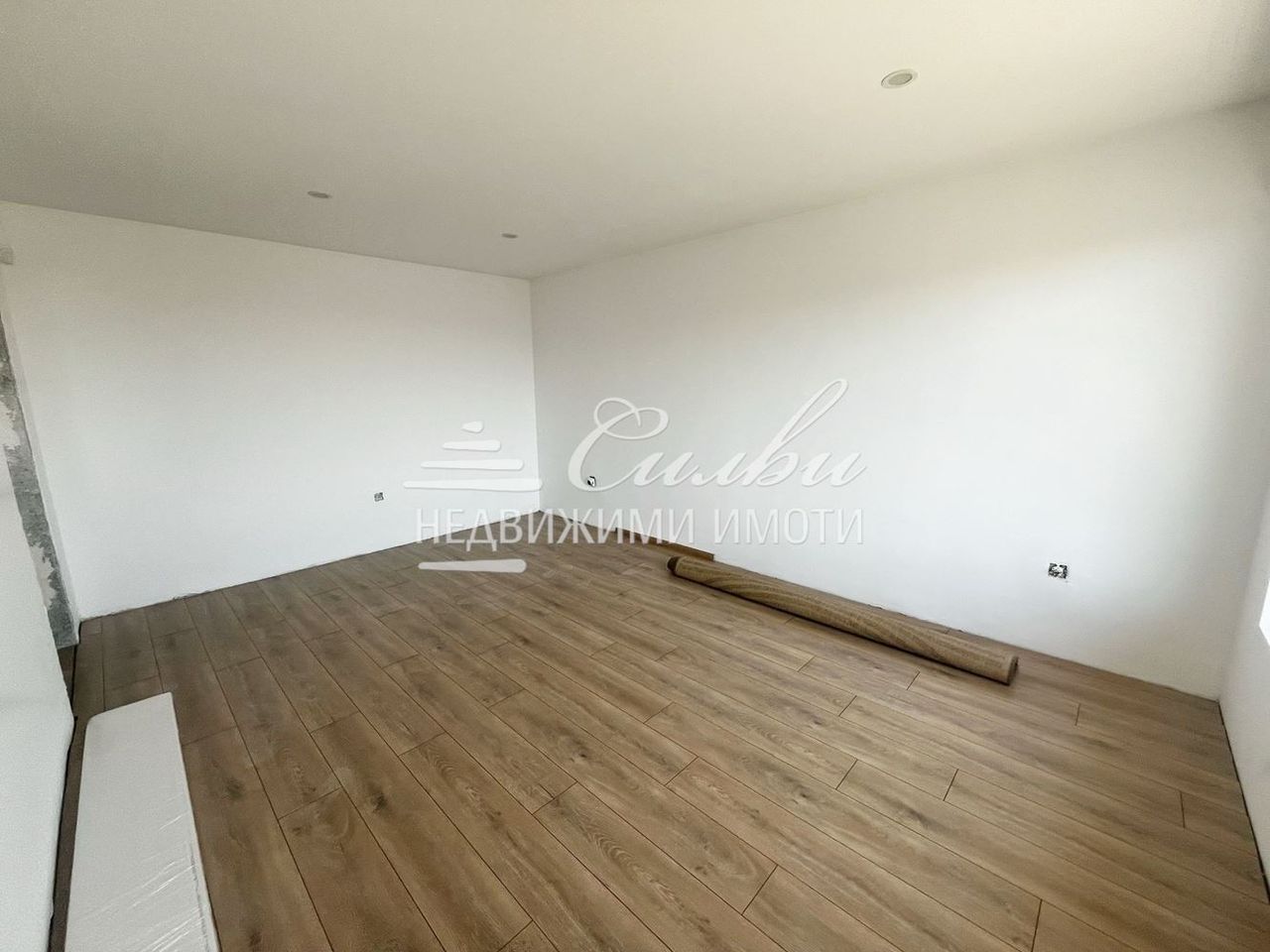 Продава се Тристаен апартамент в Шумен, Добруджански - 83 кв.м за 1395 €/кв.м - Снимка #1