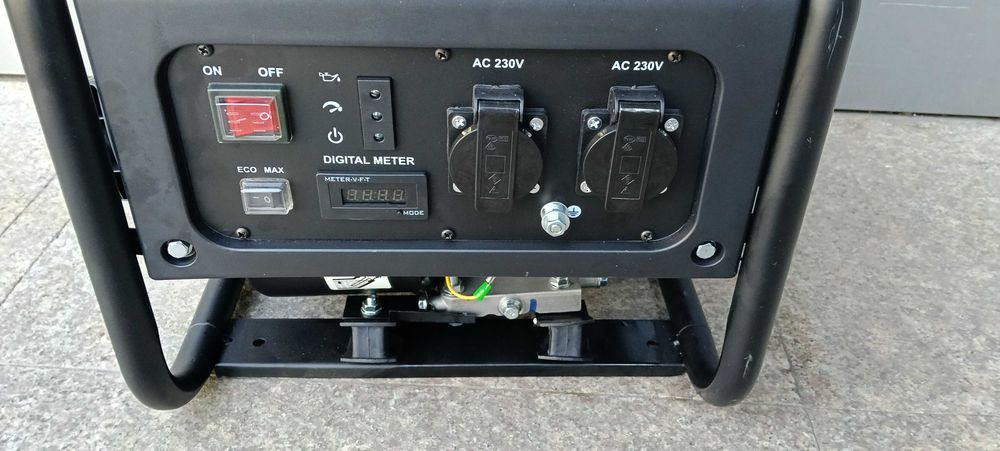 Генератор за ток бензинов 2.8kW/Генератор за ток 4.2kW бенз.инверторен