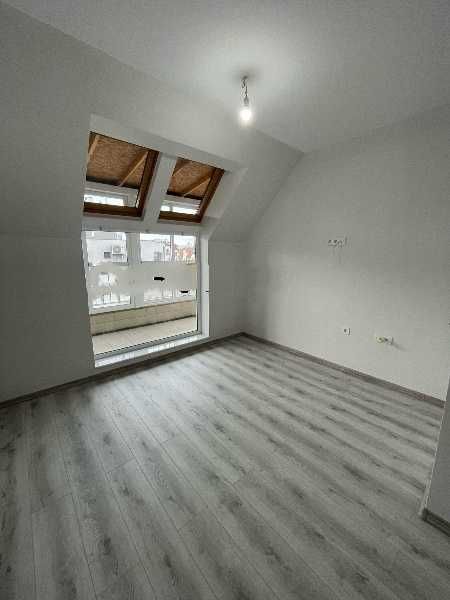 Продава се Двустаен апартамент в Бургас, Лазур - 70 кв.м за 2215 €/кв.м - Снимка #4