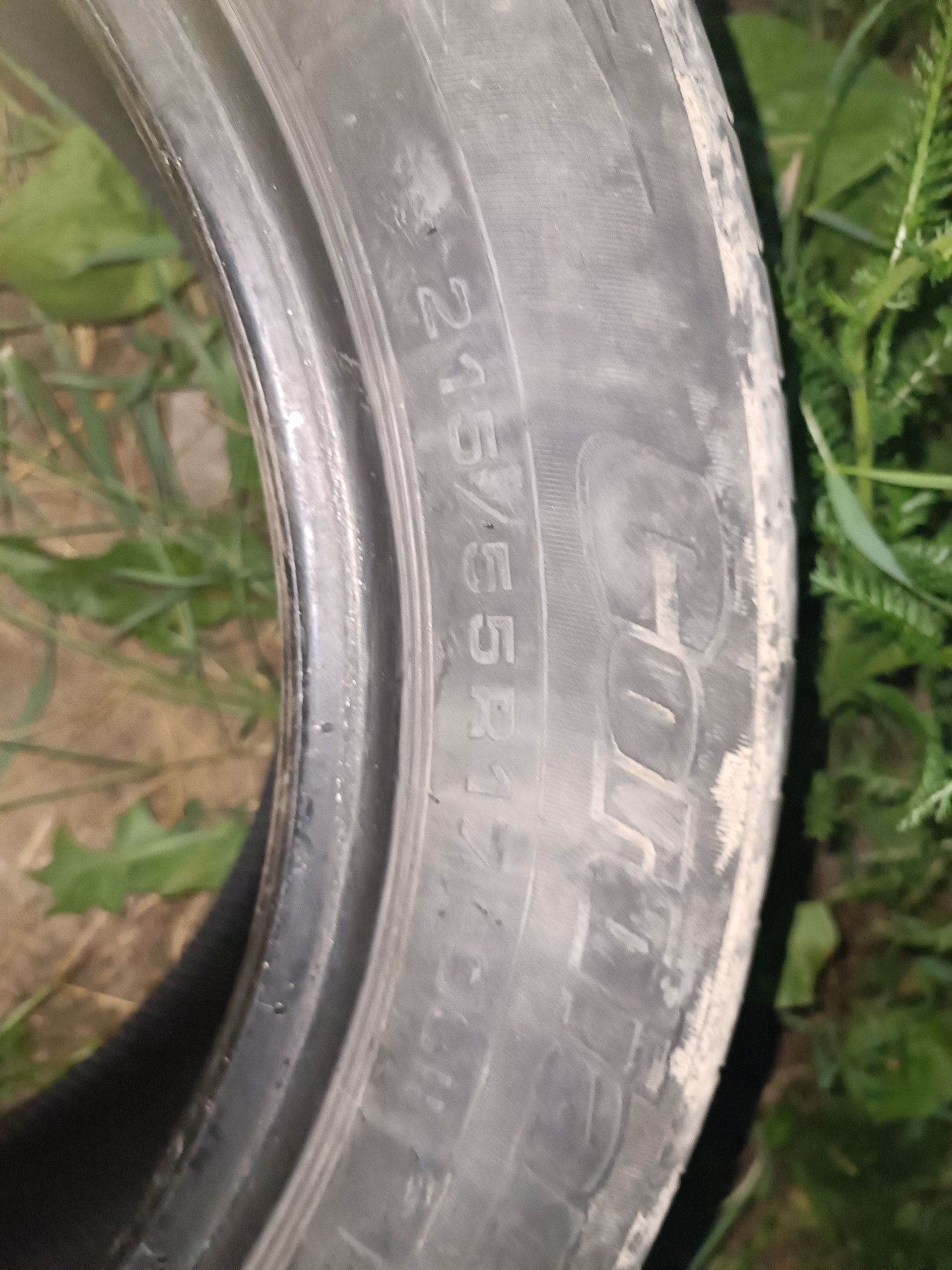 Автошина 215/55/17 продам б/у