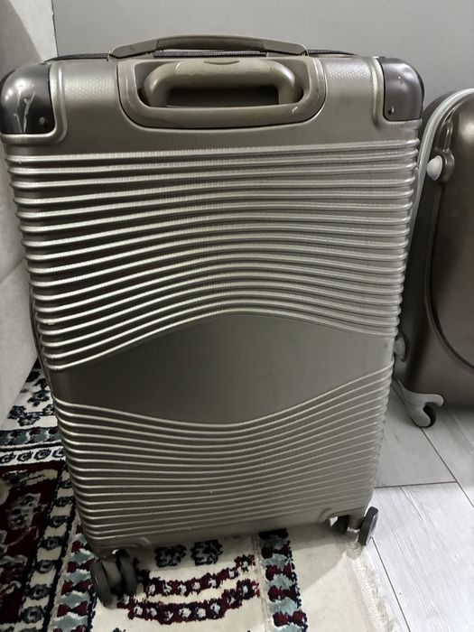 Продом чемоданы