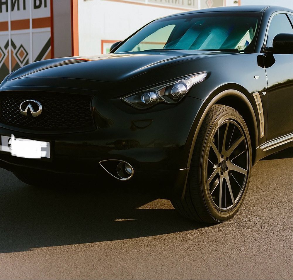 Infiniti QX70 3.7 Газ