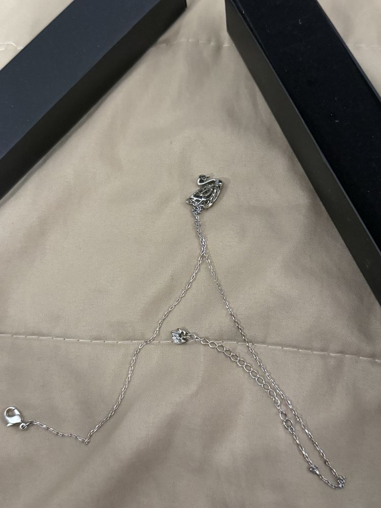 Луксозно колие Swarovski “Лебед” със син кристал – Оригинал