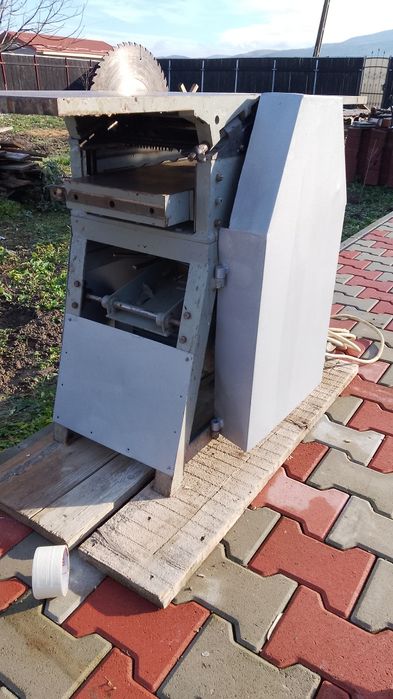 Vând Circular /Abrich  380 V