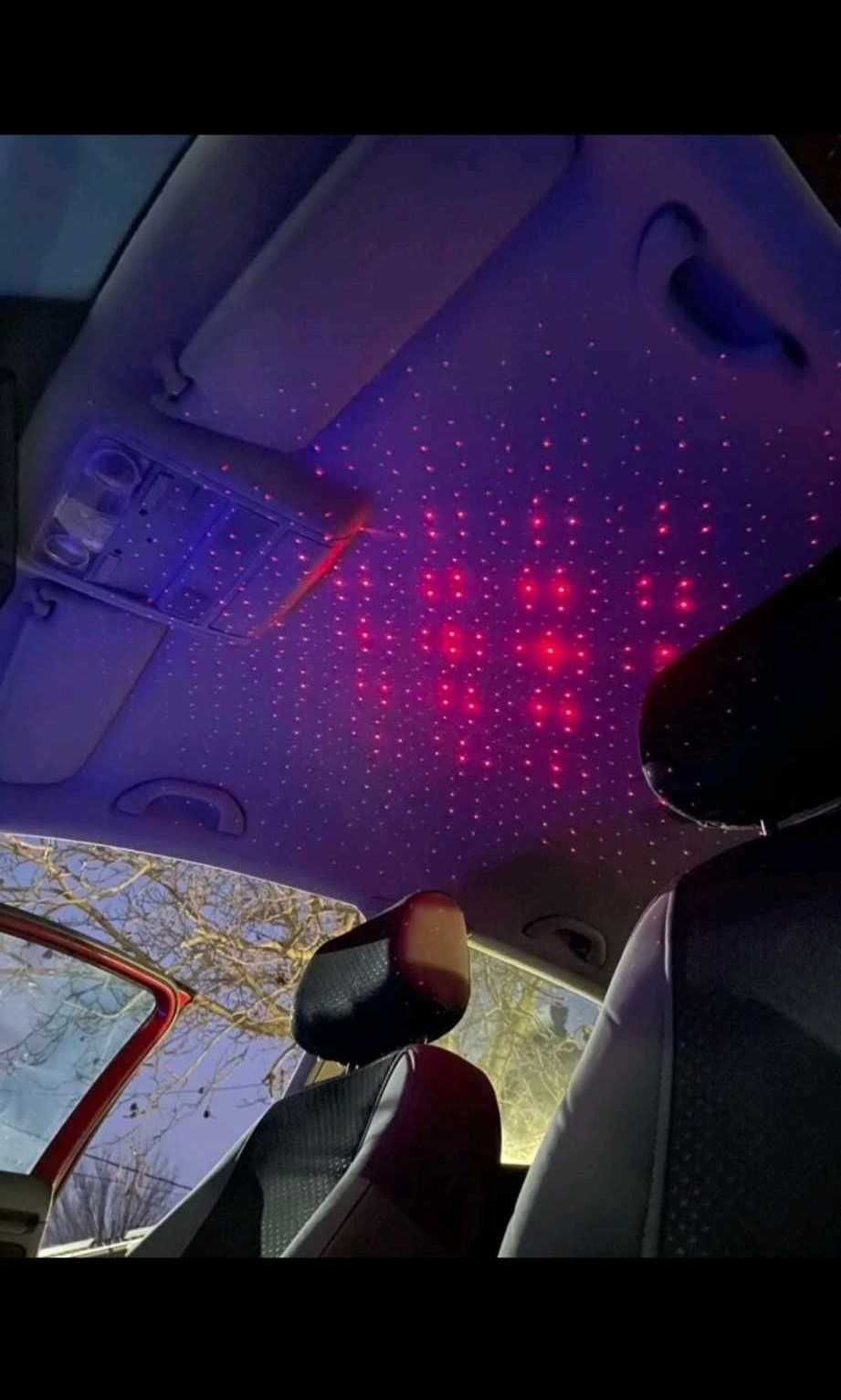 Lampa LED USB cu proiectie lumina rosie pe plafon auto