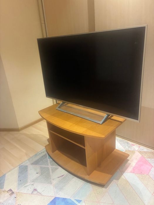 Тв Шкаф в отлично състояние