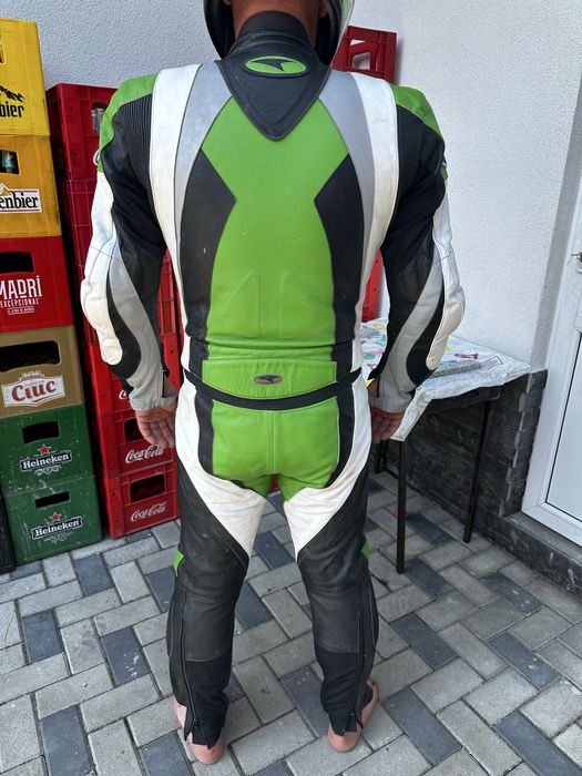 vand costum  motociclist