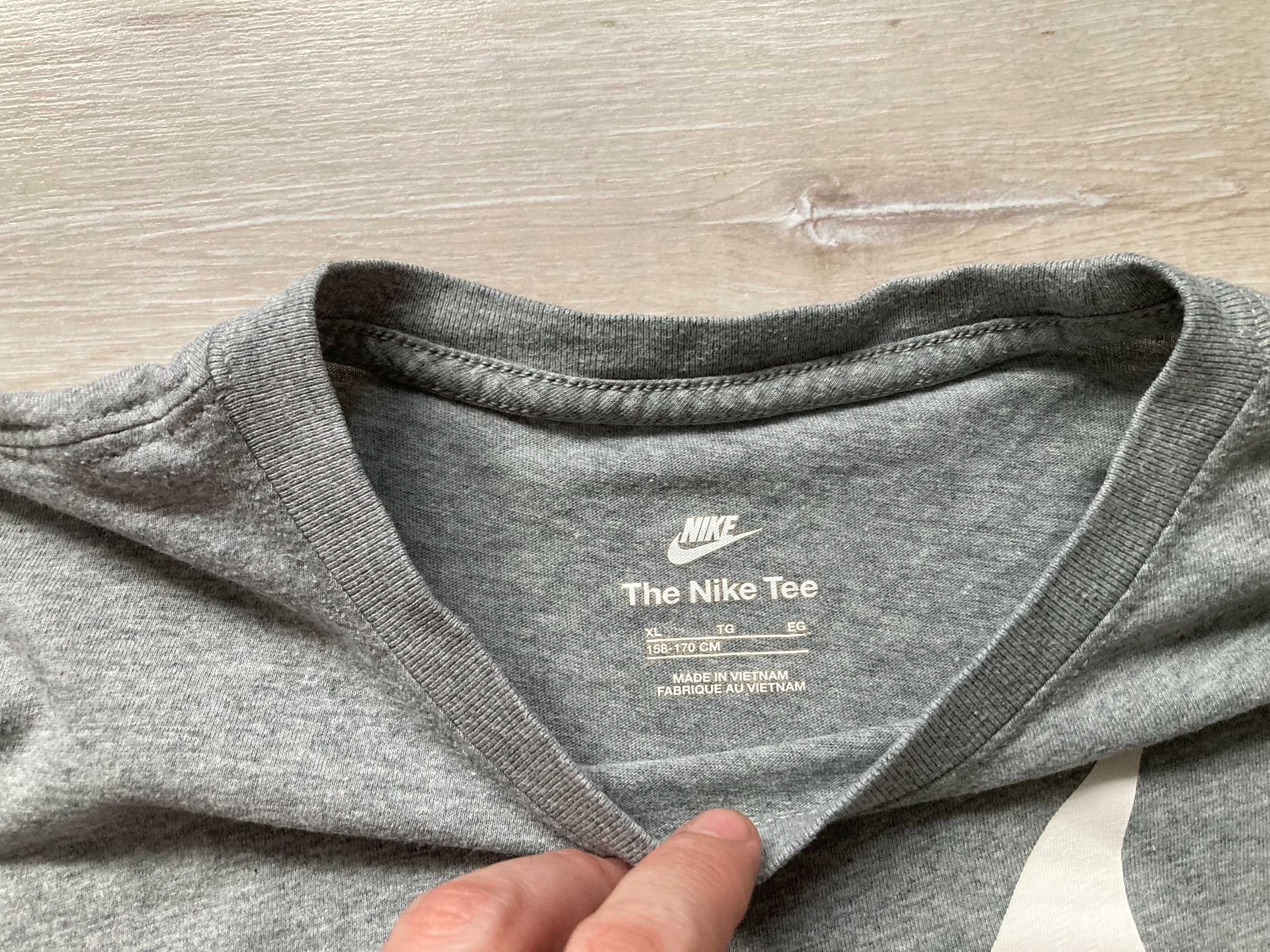 Найк Nike Swoosh сива тениска размер S