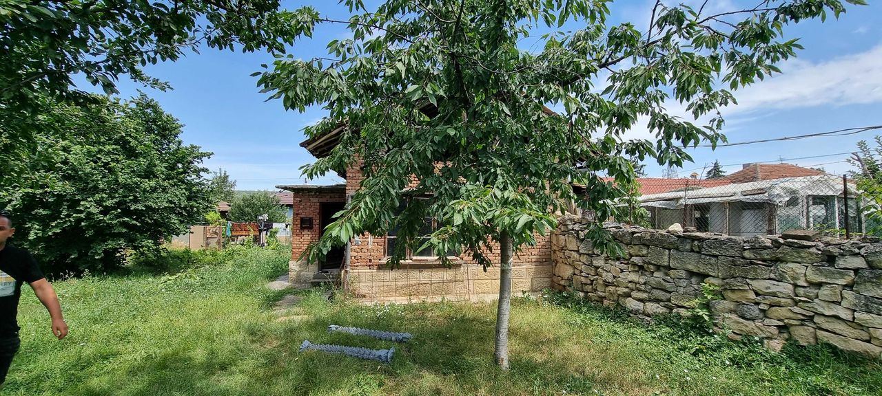 Продава се Къща в с. Гецово, Област Разград - 55 кв.м за 788 €/кв.м - Снимка #2