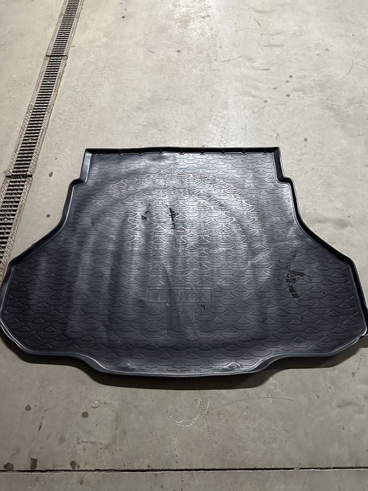 Полик для багажника Элантры