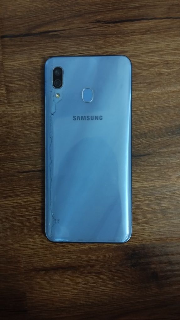 Samsung Galaxy A30