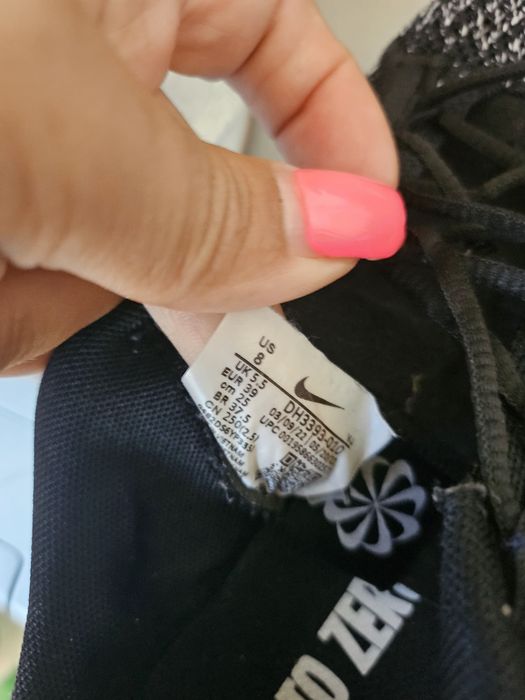 Маратонки Nike i Adidas