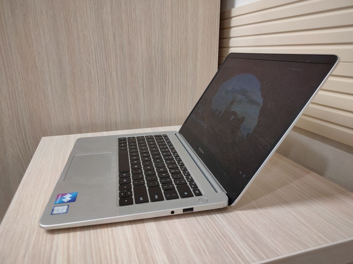 HONOR Magicbook Notebook Ноутбук (Macbook clone) 16/512