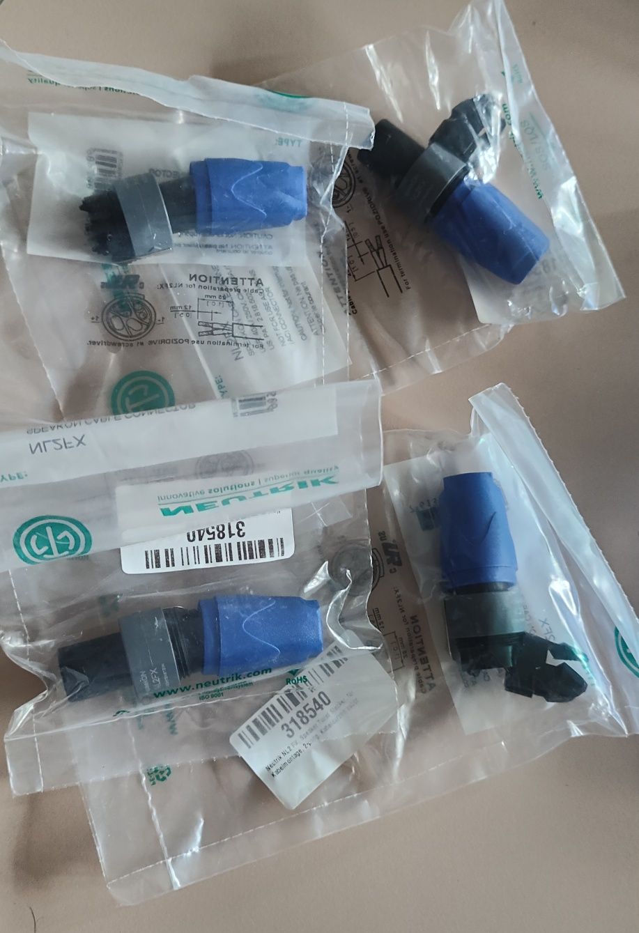 Neutrik NL2FX конектор