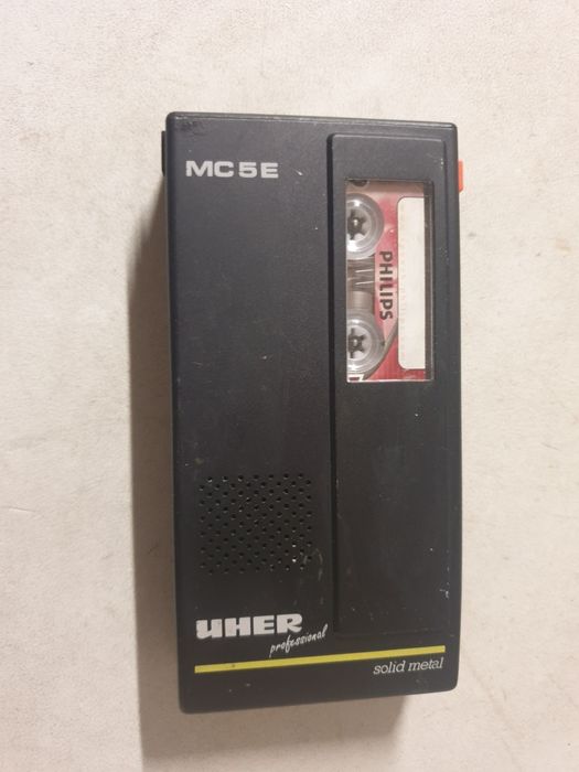 Диктофон UHER MC5E Работи. В много добро състояние. Метален.