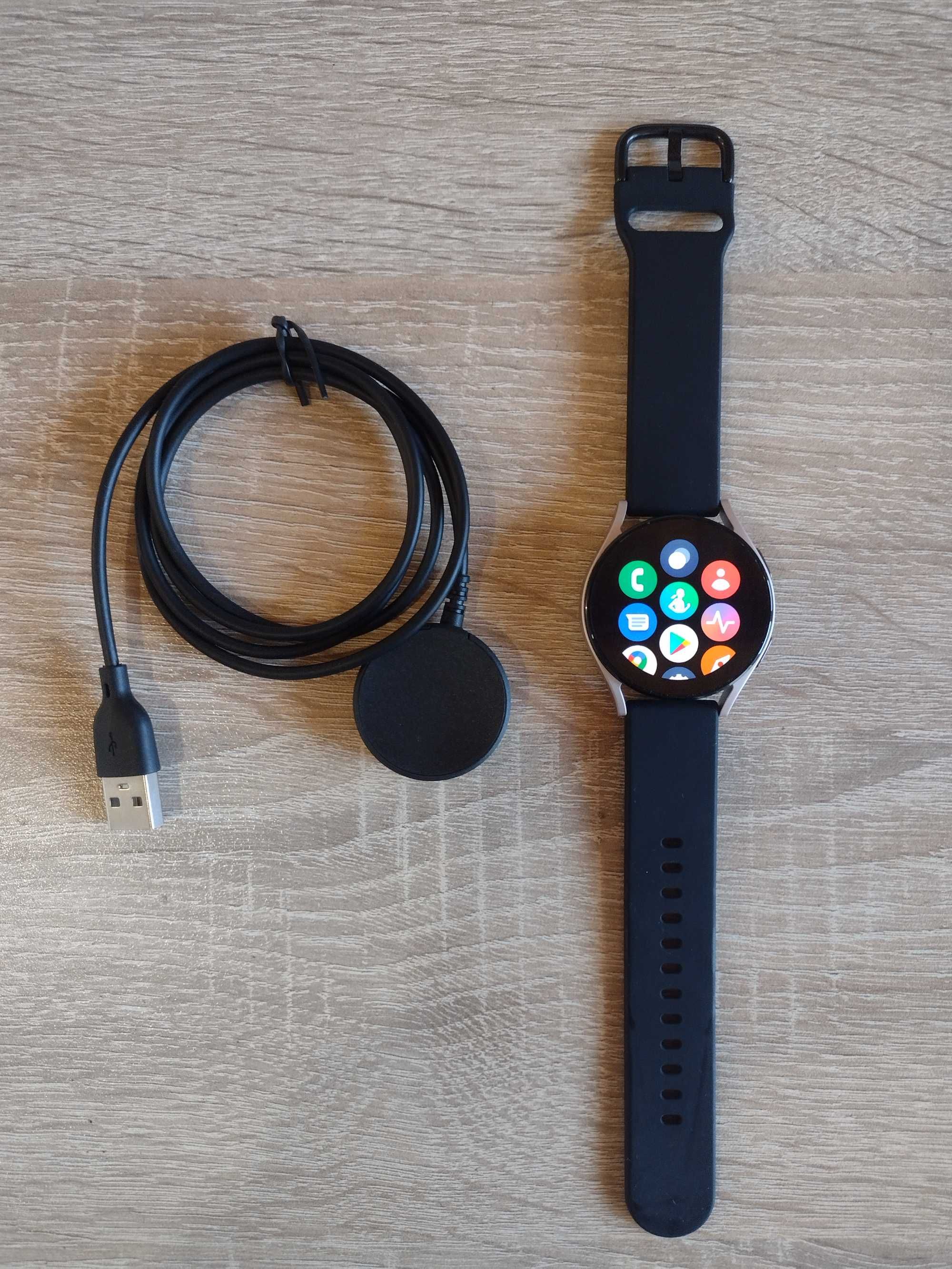 Samsung Galaxy Watch 5 pink gold