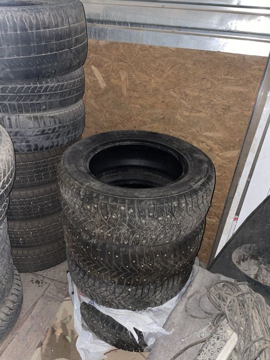 Шины зимние шипованые 215 60 R16