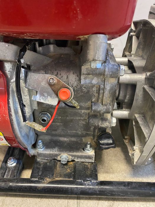 079906	Помпа водна бензинова 4.10kW 2" RD-GWP01