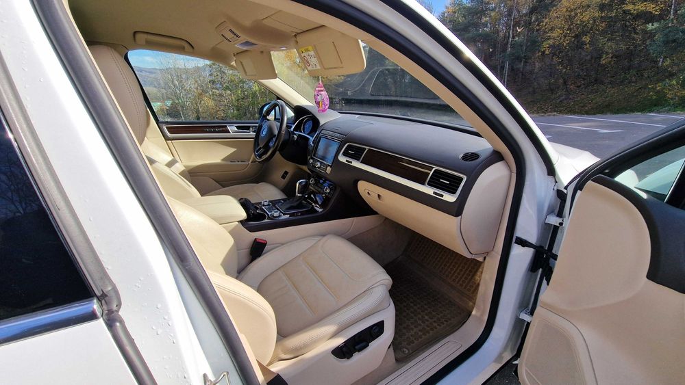 Volkswagen Touareg 2015 3.0 diesel V6, 262 cp, tva deductibil