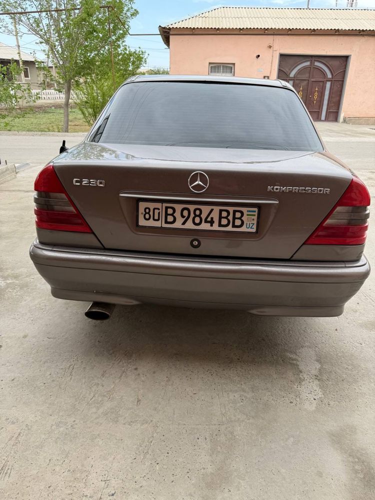 Mersedes W202 sotiladi xolati yaxshi matori 2,3 kompressor.