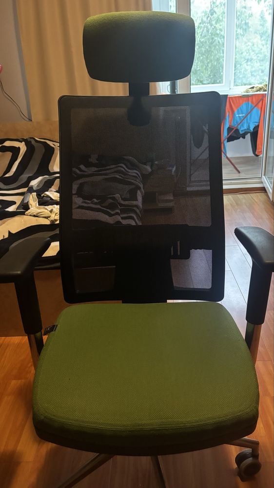 Scaun de birou,  ergonomic, stare buna