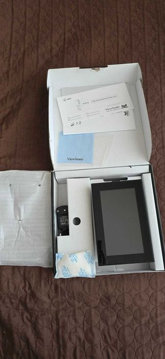 Продавам чисто нова фоторамка ViewSonic