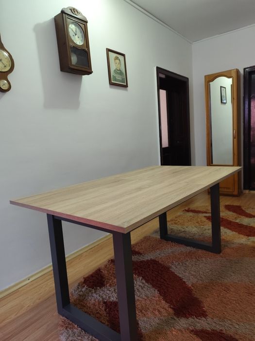 Vând masa sufragerie