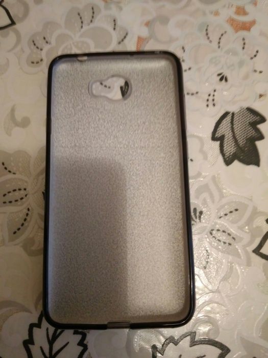 Продаю чехол на Хуавей Х 5