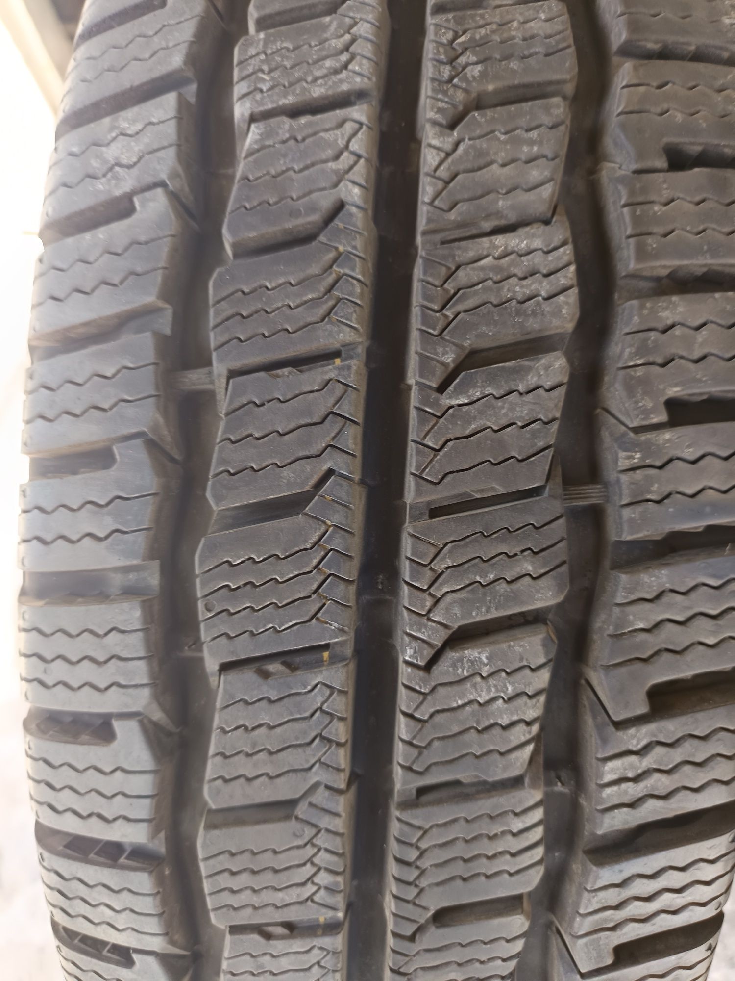 2бр.Зимни гуми 215/75/16-KUMHO dot3223