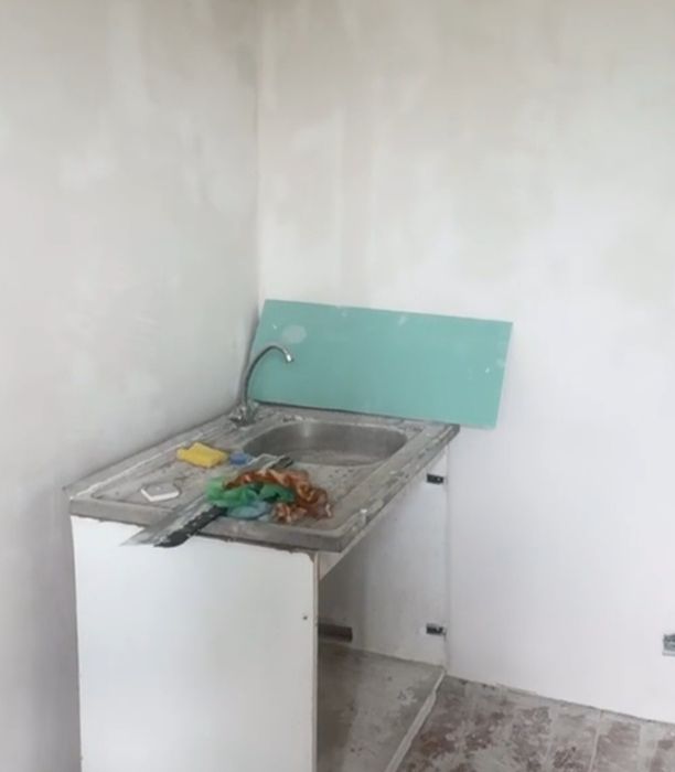 Кухонная мойка с смесителем