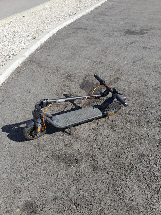 Електрическа тротинетка Segway Ninebot F2 Plus
