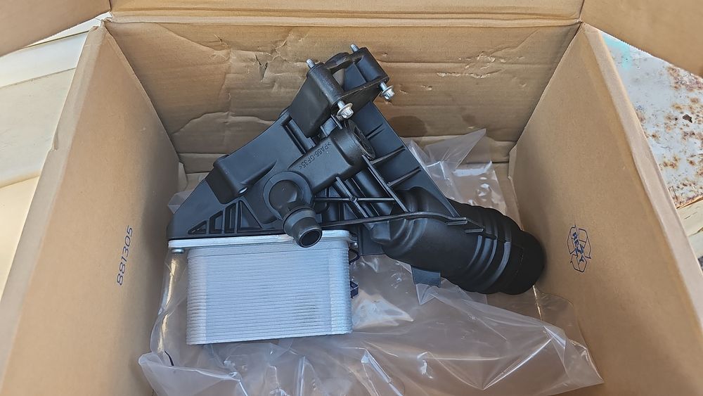 Bmw 40l B58 маслен охладител