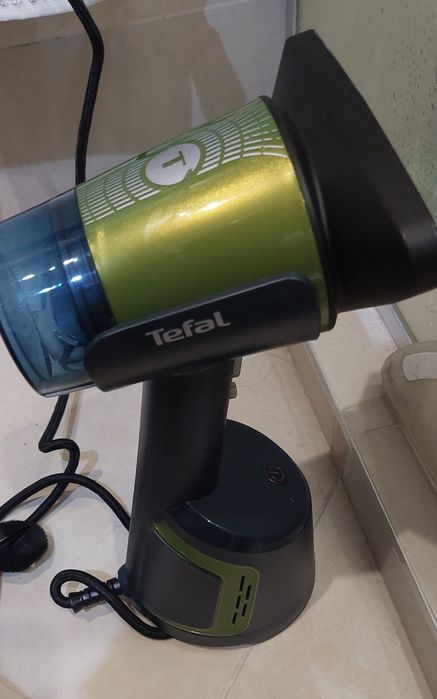 Вертикална парна ютия Tefal AeroSteam DT9810F0, 1400W