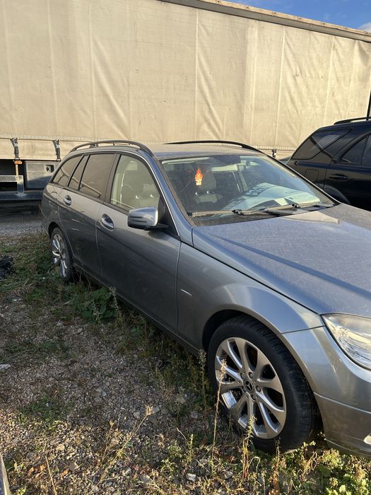 Vand/schimb mercedes c200 2010