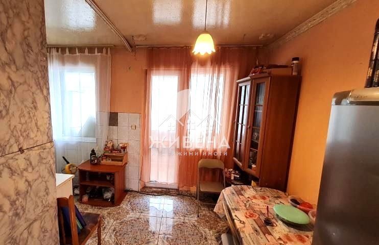 Продавам панелен 4-стаен апартамент, кв. Владиславово