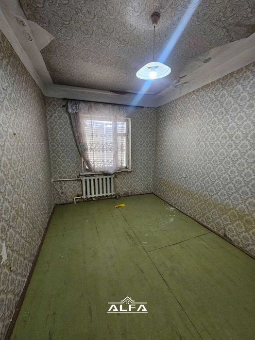 Buxoroda kvartira sotiladi 3 xonali 85m² 4-qavat.