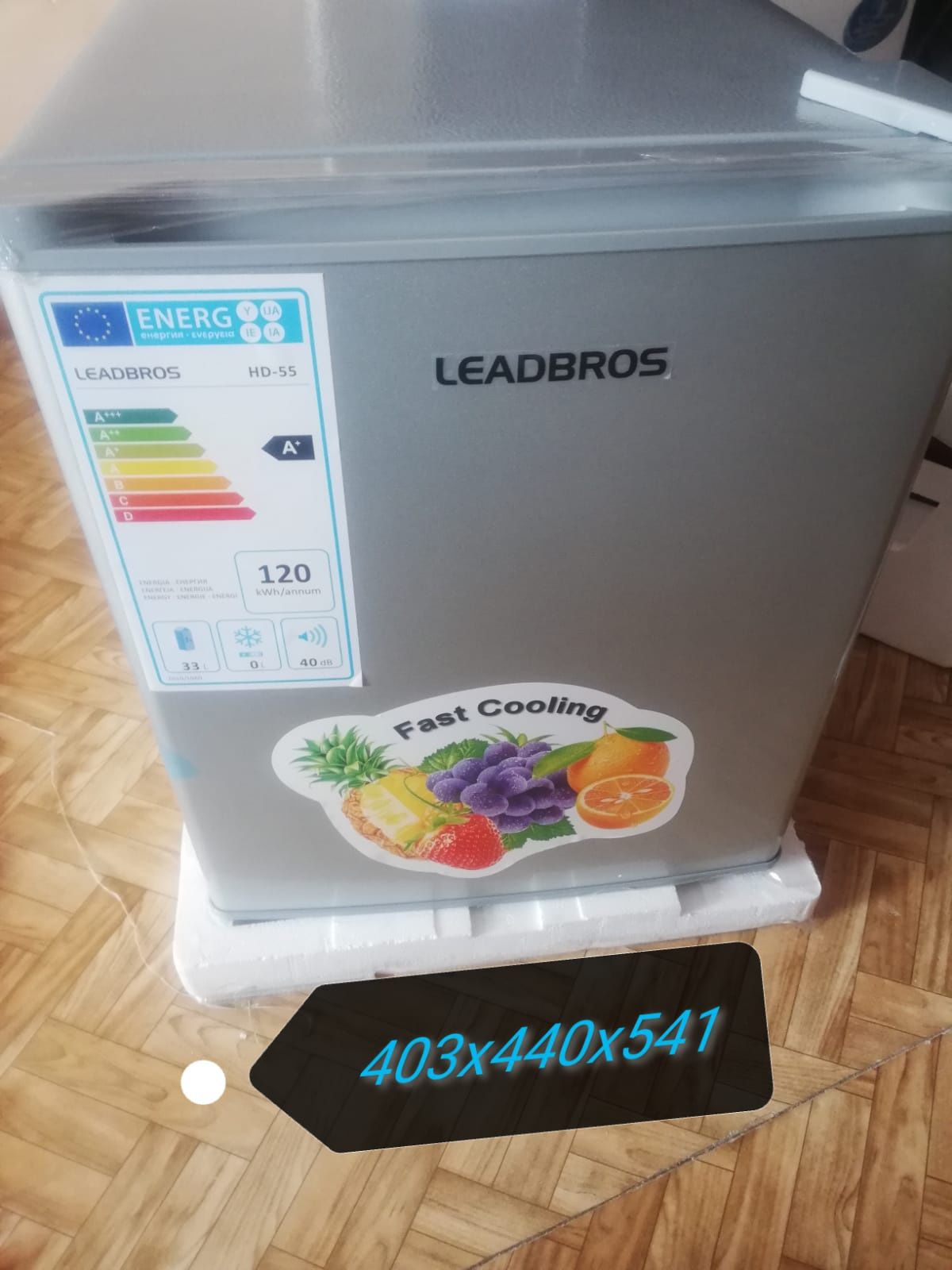 Продам   новый мини холодильник офисный