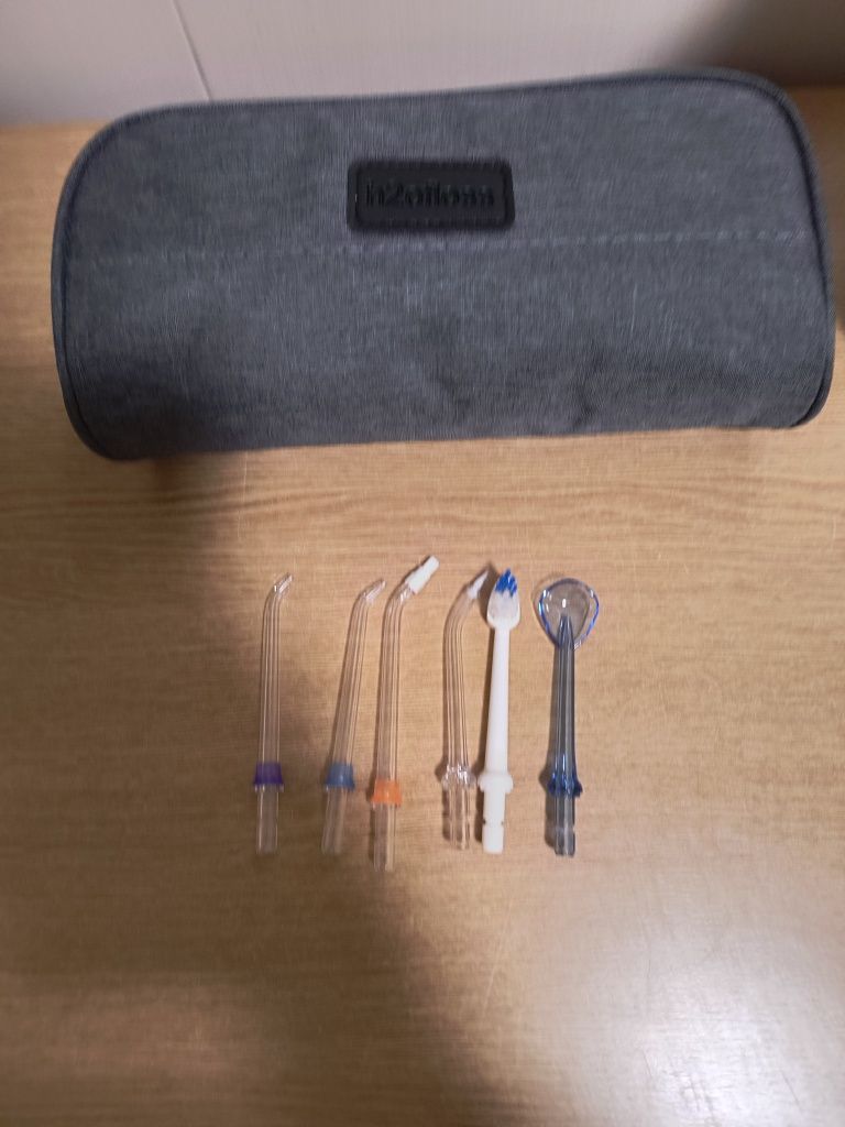Иригатор за уста H20floss HF-6, 5 дюзи, 5 степени на налягане, Резерво