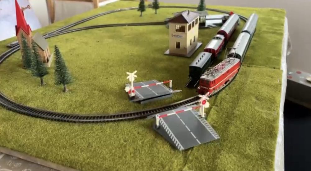 Trenulet electric scara tt